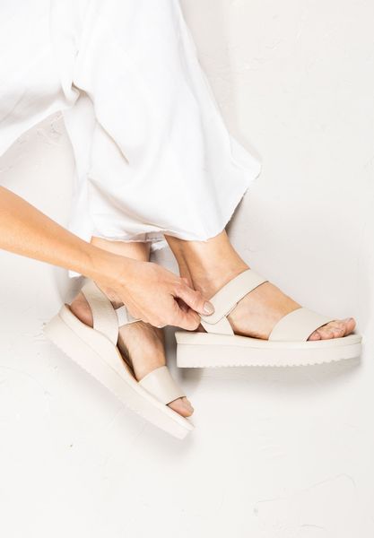 Lifestyle image of Abrilla CREAM LAMBA