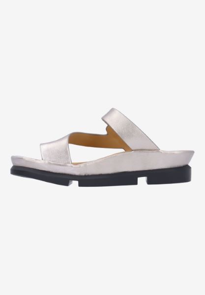 Left side view of Alanza CHAMPAGNE MET. NAPPA