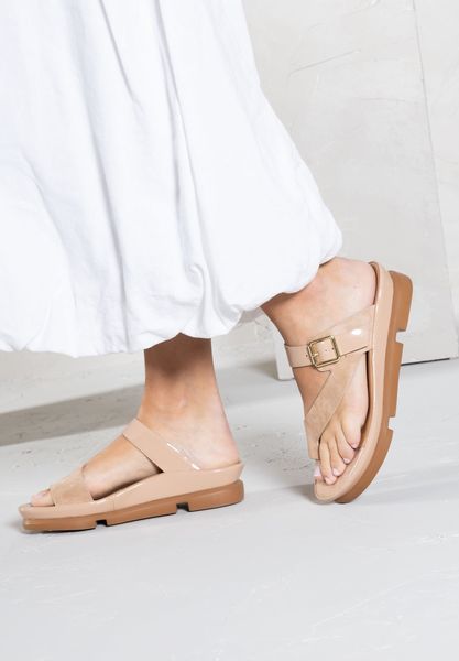 Lifestyle image of Alanza NUDE SUEDE/PATENT