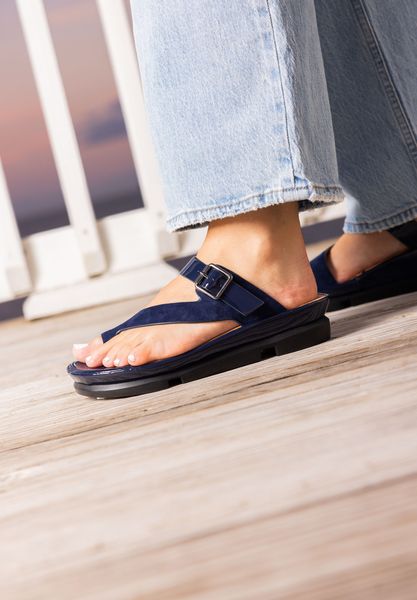 Lifestyle image of Alanza DK NAVY