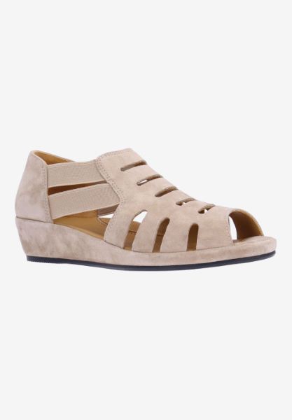 Front view of Bayla TAUPE KIDSUEDE