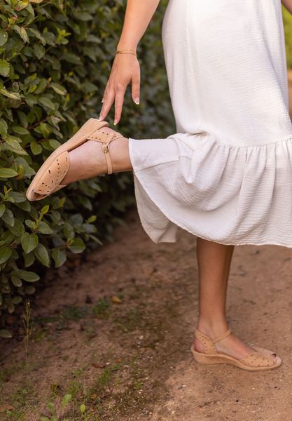 Lifestyle image of Brenn Cognac Suede