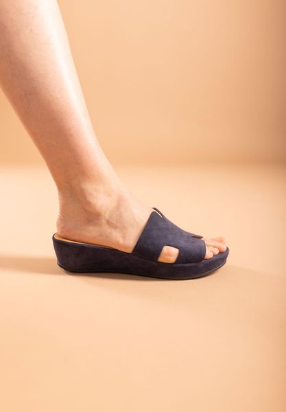 Lifestyle image of Catiana Navy Kidsuede