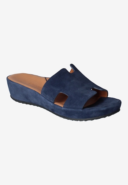 Front view of Catiana Navy Kidsuede