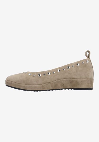 Left side view of Cerenza DK. TAUPE KIDSUEDE