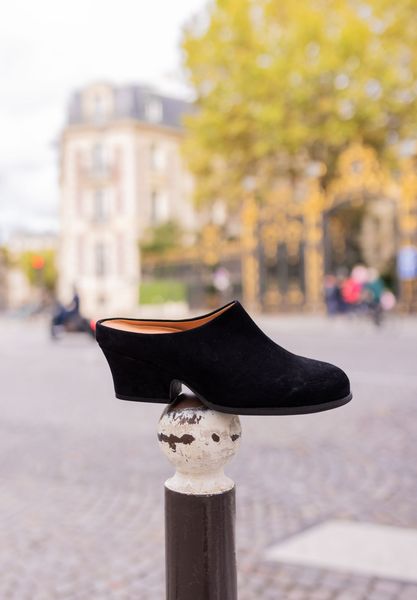 Lifestyle image of Jiya BLACK KID SUEDE