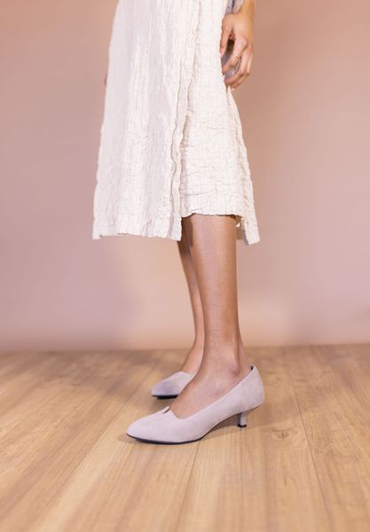 Lifestyle image of Kavan TAUPE KID SUEDE