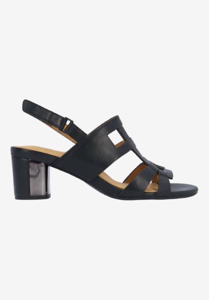 Right side view of Marise 