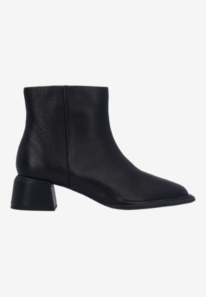 Right side view of Nuvora 