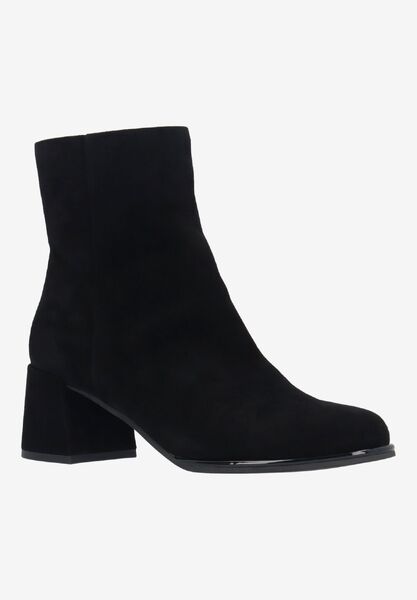 Front view of Pavella BLACK KIDSUEDE