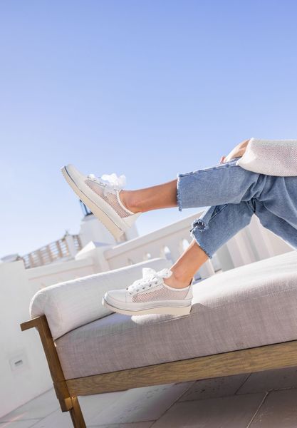 Lifestyle image of Zafira WHITE KIDSKIN/MESH