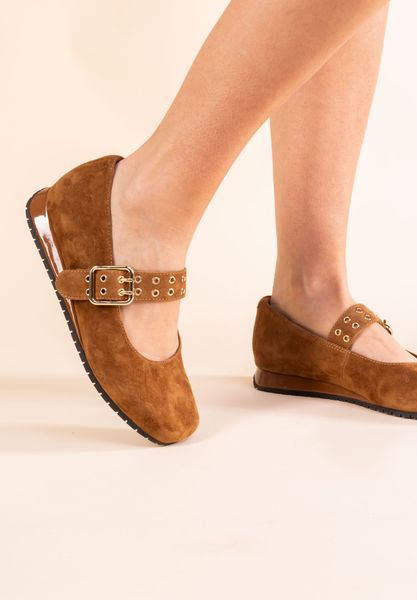 Lifestyle image of Tanzy COFFEE KIDSUEDE/PATENT